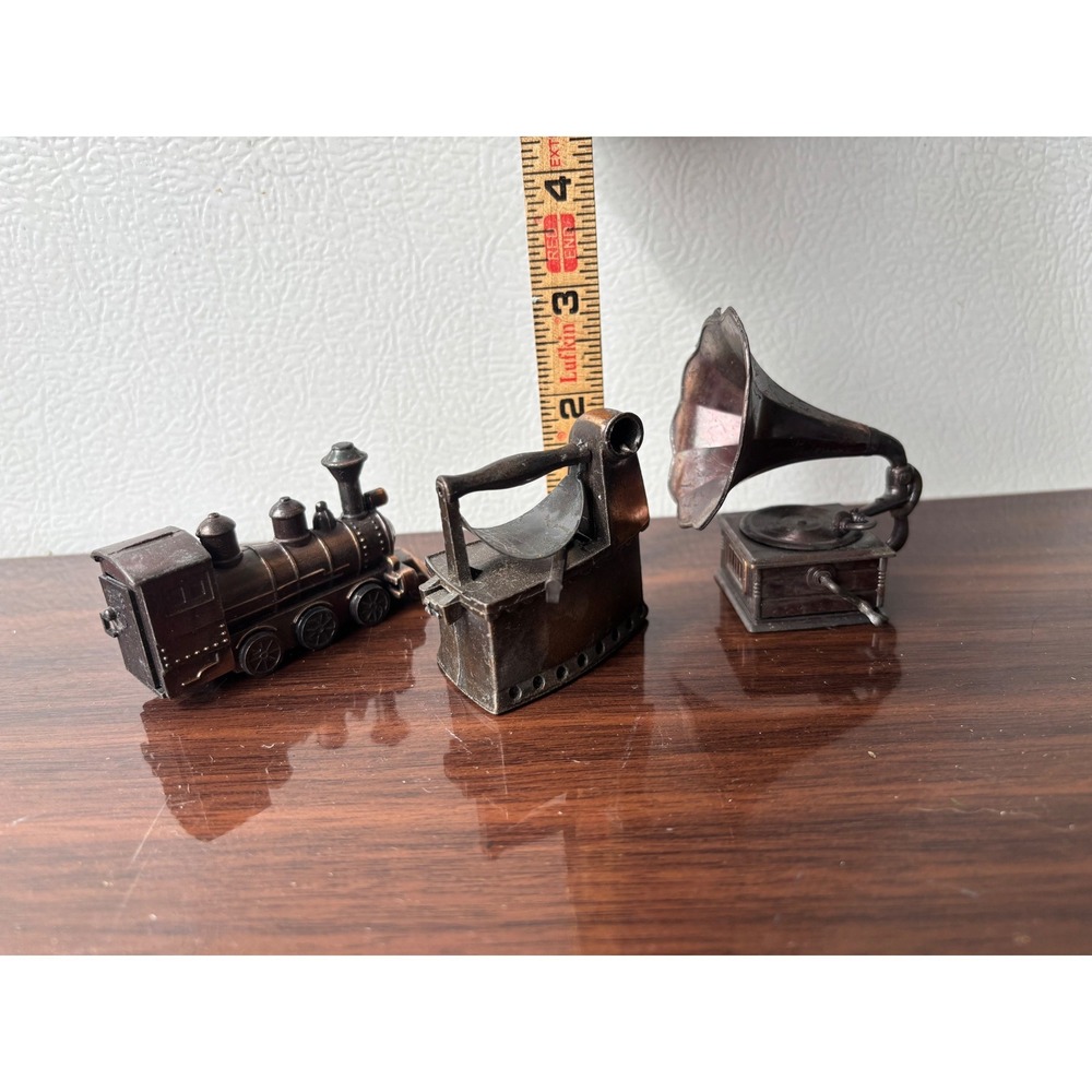 Vintage Die Cast Metal Pencil Sharpener Lot Train Gramophone Iron Miniature - Picture 4 of 6